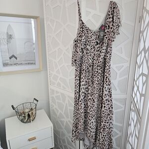 Vince Camuto leopard print dress size small